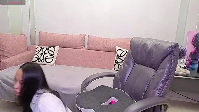 Snapshot of _MIURA_ chatting on October 8, 2025, 1:03 am MIURA online show from October 8, 2025, 1:03 am