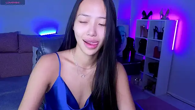 Snapshot of _MIURA_ chatting on October 13, 2025, 11:38 pm MIURA online show from October 13, 2025, 11:38 pm