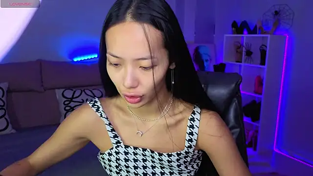 Snapshot of _MIURA_ chatting on October 24, 2025, 1:03 am MIURA online show from October 24, 2025, 1:03 am