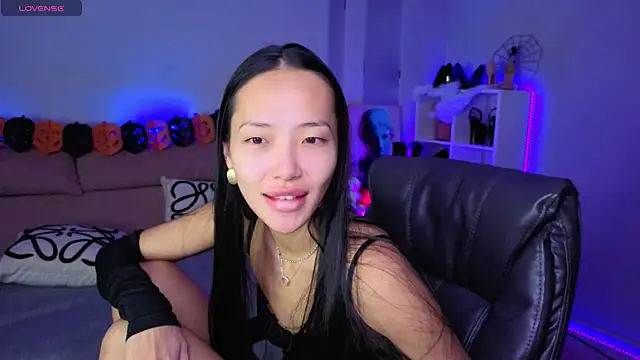 Snapshot of _MIURA_ chatting on October 28, 2025, 12:58 am MIURA online show from October 28, 2025, 12:58 am