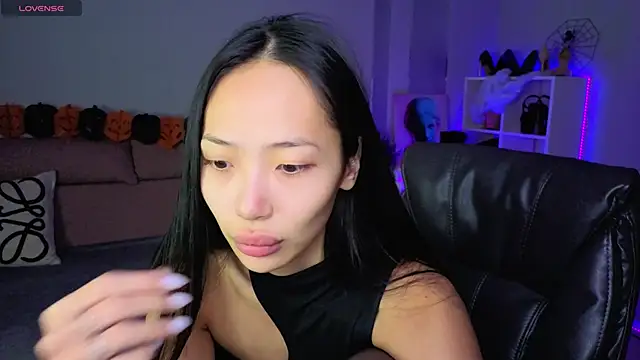 Snapshot of _MIURA_ chatting on October 29, 2025, 1:08 am MIURA online show from October 29, 2025, 1:08 am