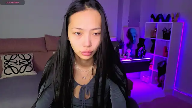 Snapshot of _MIURA_ chatting on November 5, 2025, 1:05 am MIURA online show from November 5, 2025, 1:05 am