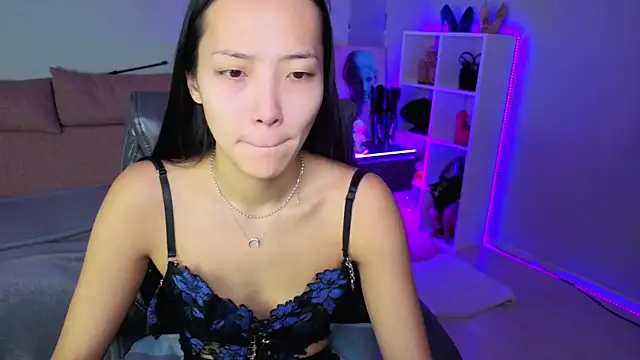 Snapshot of _MIURA_ chatting on November 18, 2025, 1:11 am MIURA online show from November 18, 2025, 1:11 am