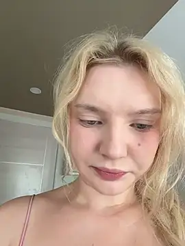 AmmyHot online show from April 11, 2026, 3:33 am