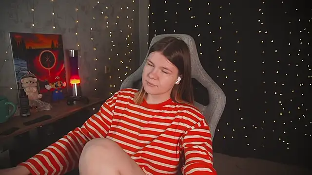 cuteamberlyyy online show from October 31, 2025, 3:40 am