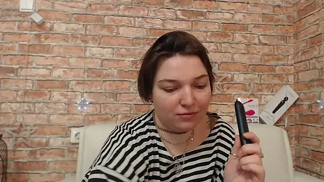 Amelia Kiss  online show from March 28, 2026, 1:16 am