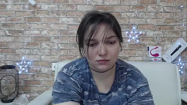 Amelia Kiss  online show from April 14, 2026, 1:00 am