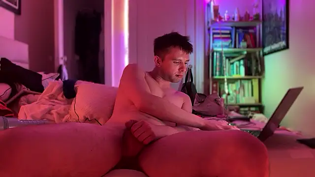 Snapshot of CupidZass chatting on December 6, 2024, 9:43 am CupidZass online show from December 6, 2024, 9:43 am