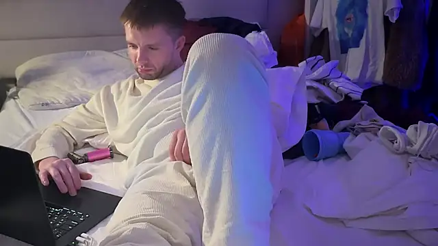 Snapshot of CupidZass chatting on January 3, 2025, 9:47 am CupidZass online show from January 3, 2025, 9:47 am