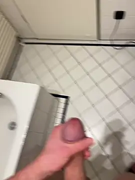 Snapshot of Lucasbwc69 chatting on December 30, 2024, 8:15 pm Lucasbwc69 online show from December 30, 2024, 8:15 pm