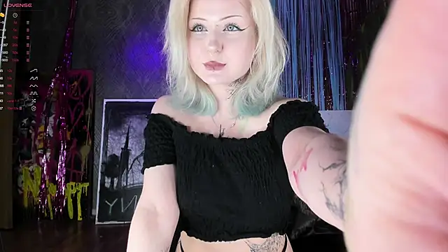 little grinch666 online show from December 25, 2024, 3:38 pm