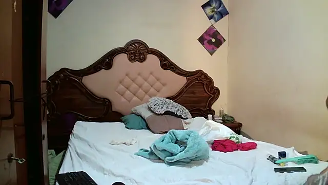 Snapshot of HOTBIGMELONSxx chatting on December 3, 2025, 1:35 am HOTBIGMELONSxx online show from December 3, 2025, 1:35 am