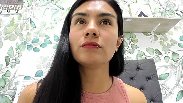 atilanadiaz7 online show from October 2, 2025, 4:25 pm