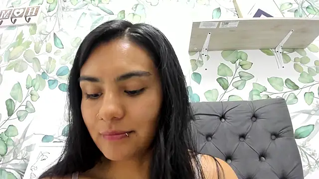 atilanadiaz7 online show from December 16, 2025, 5:51 pm