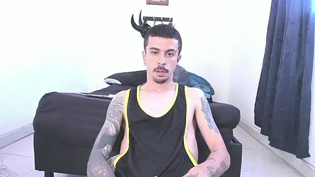 Aaron BigDickxxx online show from May 24, 2026, 3:50 pm