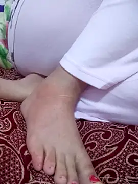 Bombamom online show from March 28, 2026, 1:43 pm