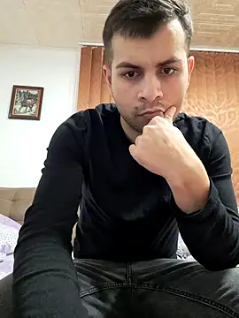 hornny1995 online show from December 25, 2024, 3:38 pm