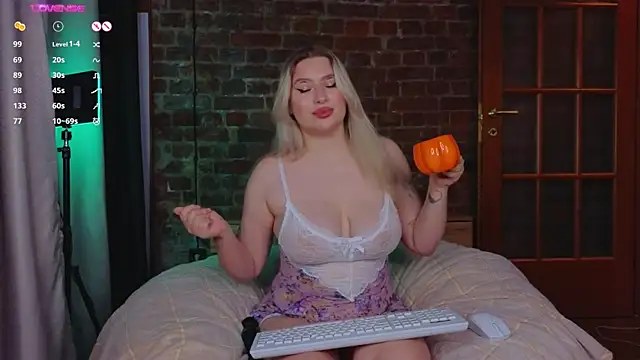 helen frogg online show from October 29, 2025, 7:59 pm