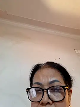 Hotestlove online show from November 16, 2025, 9:15 am