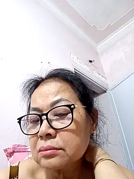 Hotestlove online show from March 8, 2026, 2:21 pm