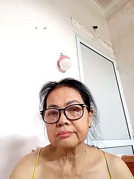 Hotestlove online show from April 11, 2026, 6:51 am