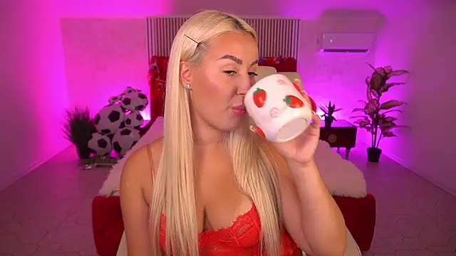 LiaBrazzerr online show from July 8, 2026, 2:10 pm