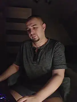 Foxyshaved online show from December 18, 2025, 5:35 am