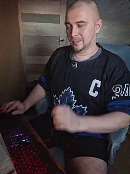 Foxyshaved online show from February 3, 2026, 6:40 am