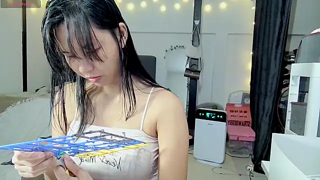 Snapshot of Kana_G chatting on January 22, 2025, 12:27 pm Kana G online show from January 22, 2025, 12:27 pm