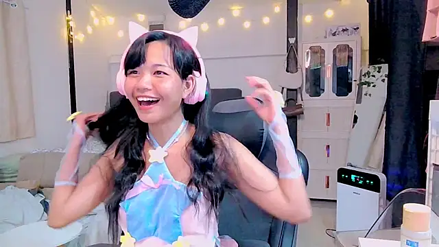 Snapshot of Kana_G chatting on February 14, 2025, 4:52 pm Kana G online show from February 14, 2025, 4:52 pm