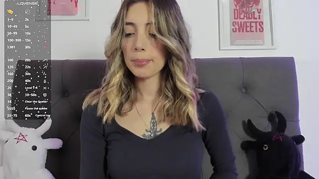 Snapshot of IsadoraGalle_ chatting on February 23, 2026, 1:19 pm IsadoraGalle online show from February 23, 2026, 1:19 pm