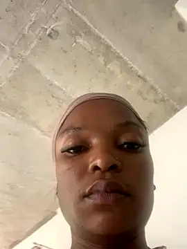 slimcateee online show from November 3, 2025, 12:39 pm