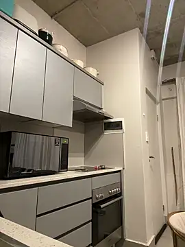 Snapshot of slimcateee chatting on February 18, 2026, 9:33 pm slimcateee online show from February 18, 2026, 9:33 pm