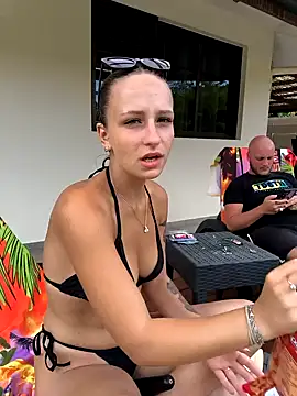 emma4xxx online show from February 8, 2025, 7:49 pm