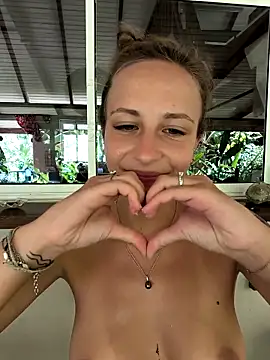 emma4xxx online show from February 27, 2025, 8:09 pm