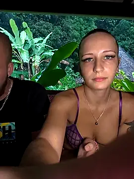 emma4xxx online show from March 23, 2026, 8:02 pm