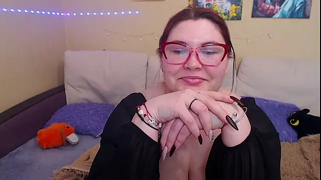 JuliaKeln online show from March 8, 2025, 1:14 pm