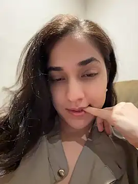Snapshot of CuteeRose chatting on July 16, 2026, 4:57 pm CuteeRose online show from July 16, 2026, 4:57 pm