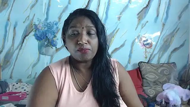 Snapshot of Indian_tracy chatting on May 11, 2026, 4:15 pm Indian tracy online show from May 11, 2026, 4:15 pm