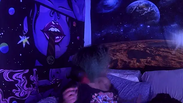 AutumnHart online show from February 6, 2025, 6:02 pm