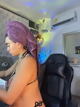 ZarahEvans online show from April 23, 2026, 7:38 pm