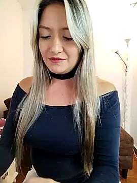 valeriahunter1 online show from January 17, 2025, 11:07 pm