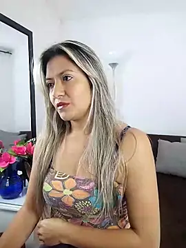 valeriahunter1 online show from March 3, 2025, 10:10 pm