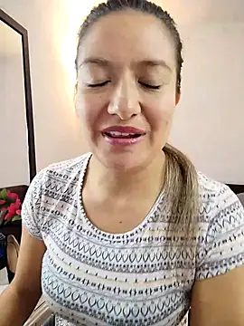 valeriahunter1 online show from November 20, 2025, 10:31 pm