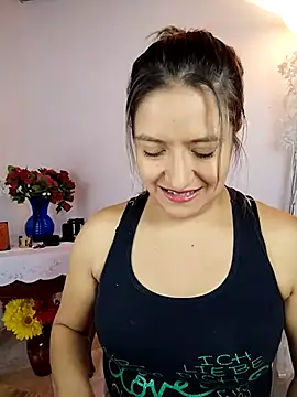valeriahunter1 online show from May 10, 2026, 10:26 pm