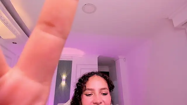 Snapshot of anahi_curlie1 chatting on May 31, 2026, 6:09 pm anahi curlie1 online show from May 31, 2026, 6:09 pm