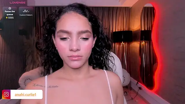 Snapshot of anahi_curlie1 chatting on June 16, 2026, 11:24 am anahi curlie1 online show from June 16, 2026, 11:24 am