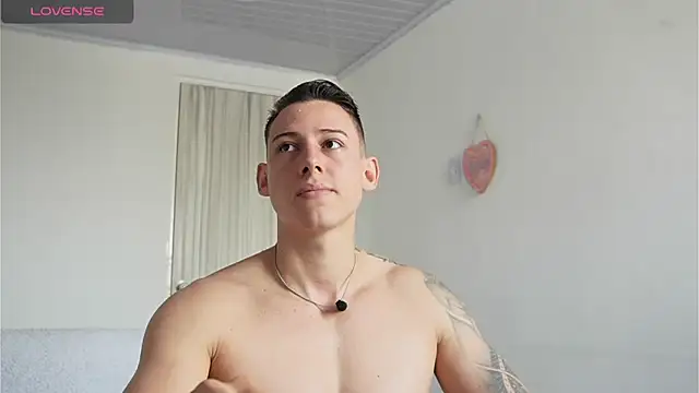 Snapshot of Muscle_King_Cum chatting on April 24, 2026, 2:19 pm Muscle King Cum online show from April 24, 2026, 2:19 pm