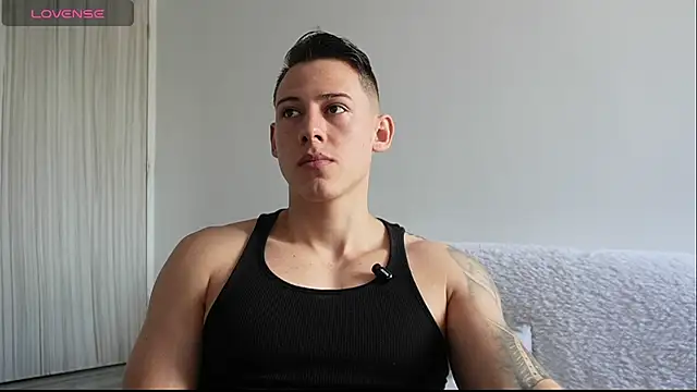 Snapshot of Muscle_King_Cum chatting on April 30, 2026, 2:45 pm Muscle King Cum online show from April 30, 2026, 2:45 pm