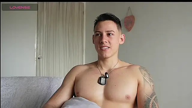 Snapshot of Muscle_King_Cum chatting on June 17, 2026, 1:56 pm Muscle King Cum online show from June 17, 2026, 1:56 pm